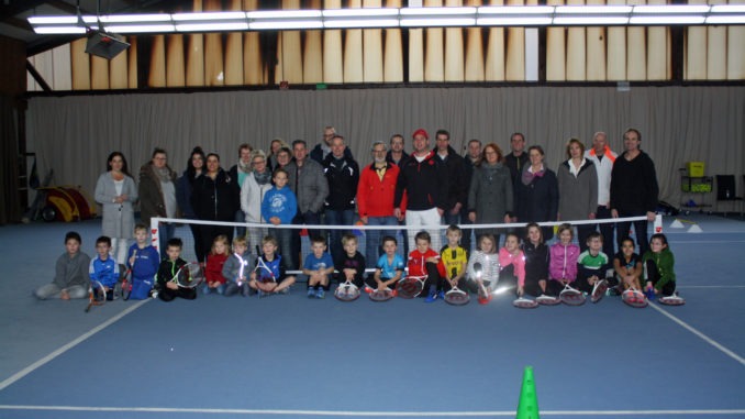 Abschlußtraining Tennis-AG Grundschule Ausschnitt